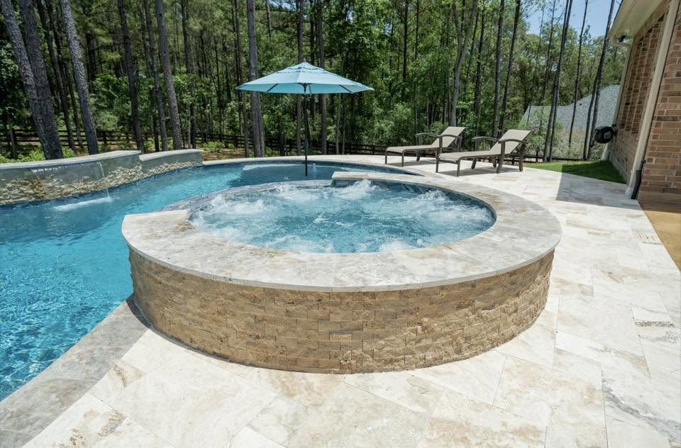 Weekly pool cleaning service in northwest Houston